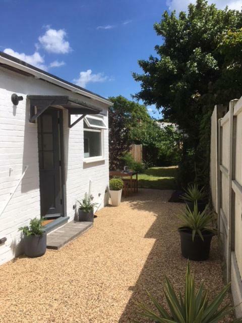 Sea Song Cottage 布罗德斯泰 外观 照片